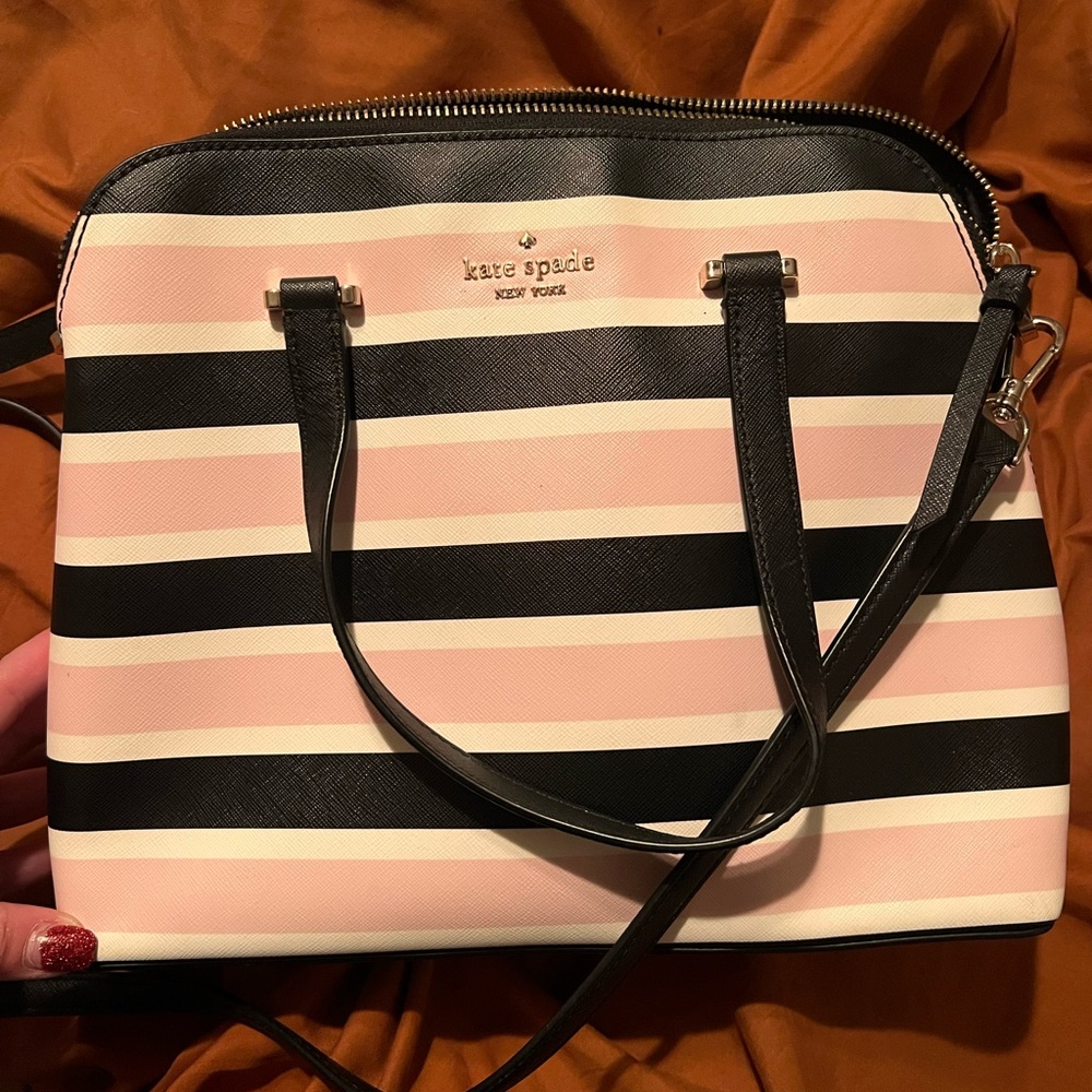 Kate spade purse in excellent condition